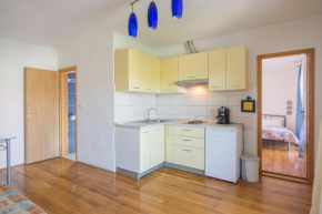 Отель yellow apartman  Сукосан